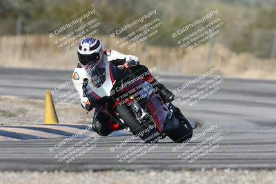 media/Dec-01-2025-Moto Forza (Mon) [[2daa91e15f]]/1-Advanced Group/Session 3 (Turn 3)/